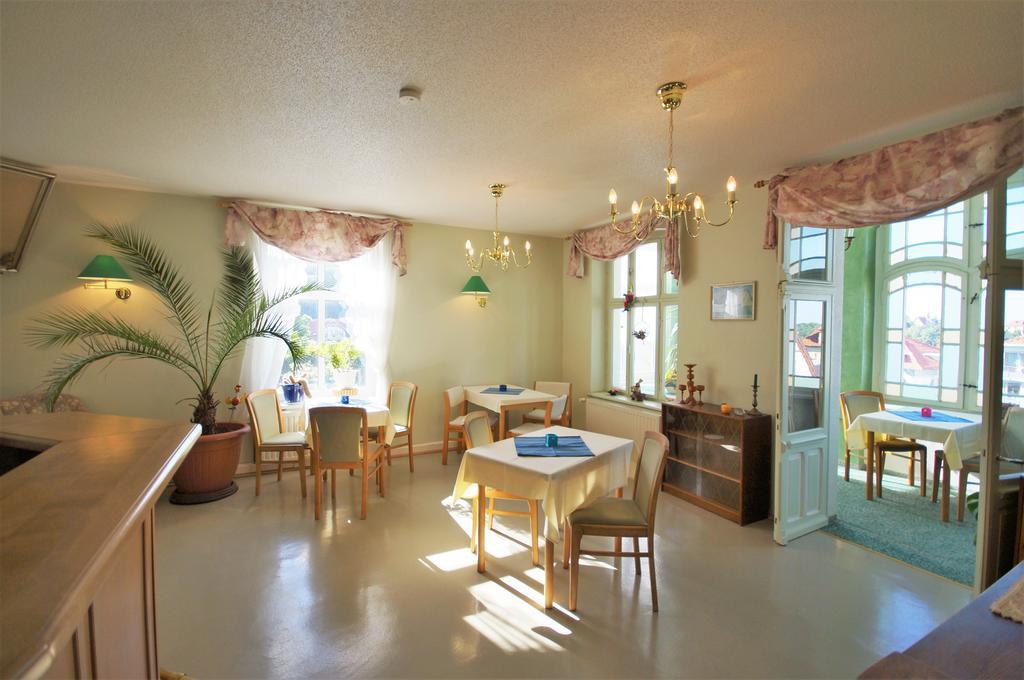Hotel Am Kurpark Bad Suderode Buitenkant foto