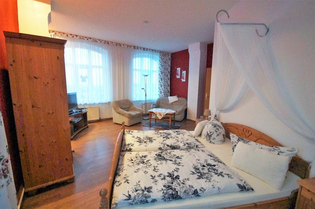 Hotel Am Kurpark Bad Suderode Buitenkant foto